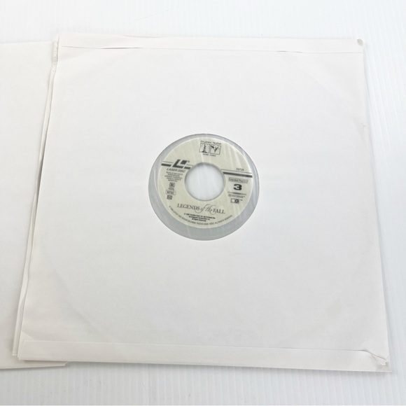 Legends of the Fall Deluxe Widescreen Two Disc Laserdisc Movie - Picture 3 of 5